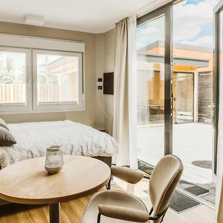 Moderne Tiny Am Weingut