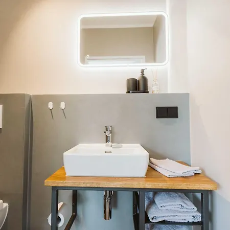 Moderne Tiny Am Weingut * Uelversheim