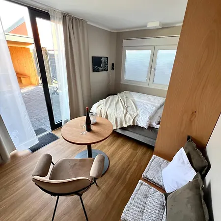 Moderne Tiny Am Weingut *