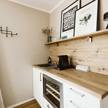 Moderne Tiny Am Weingut