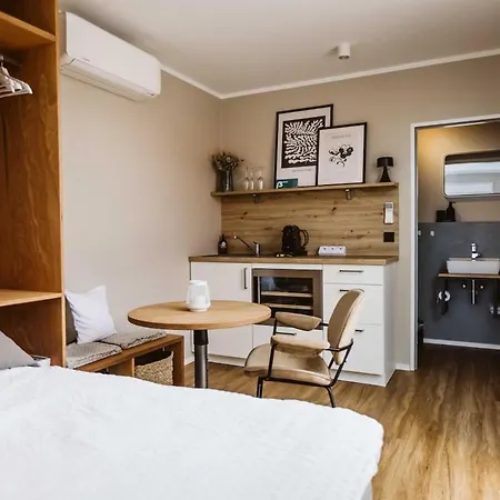 Moderne Tiny Am Weingut 公寓