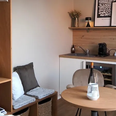 Moderne Tiny Am Weingut Uelversheim