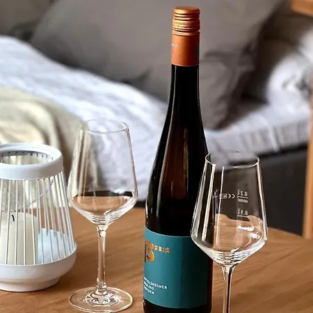 Moderne Tiny Am Weingut * Uelversheim