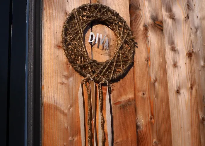 Moderne Tiny Am Weingut Uelversheim