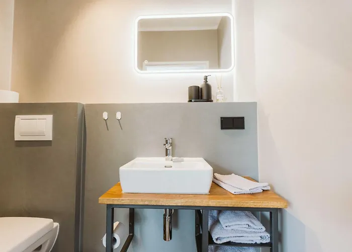 Moderne Tiny Am Weingut * Uelversheim