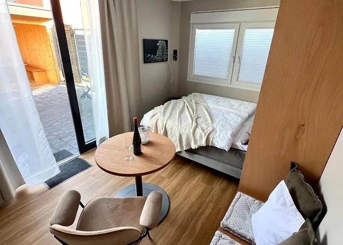 Moderne Tiny Am Weingut *