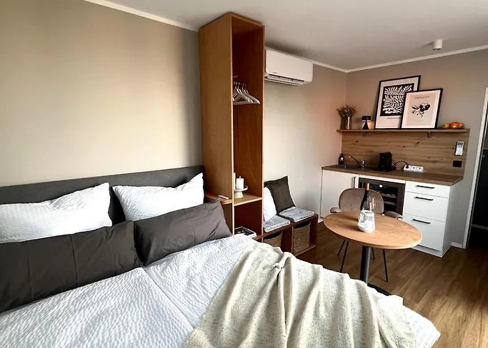 Moderne Tiny Am Weingut *